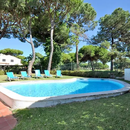 Perfect Retreat Overlooking Pinhal Golf Course, Private Pool, Off-street Parking Вилла