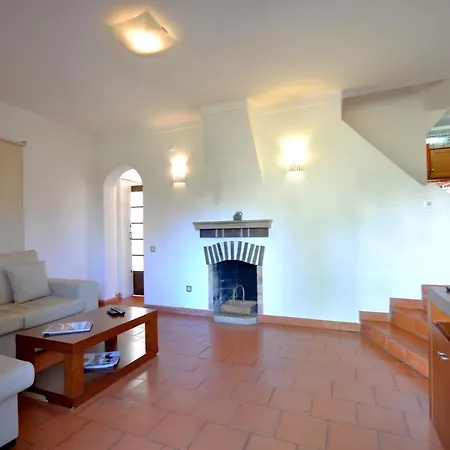 Perfect Retreat Overlooking Pinhal Golf Course, Private Pool, Off-street Parking Вилла