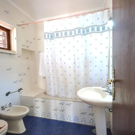 Perfect Retreat Overlooking Pinhal Golf Course, Private Pool, Off-street Parking Villa