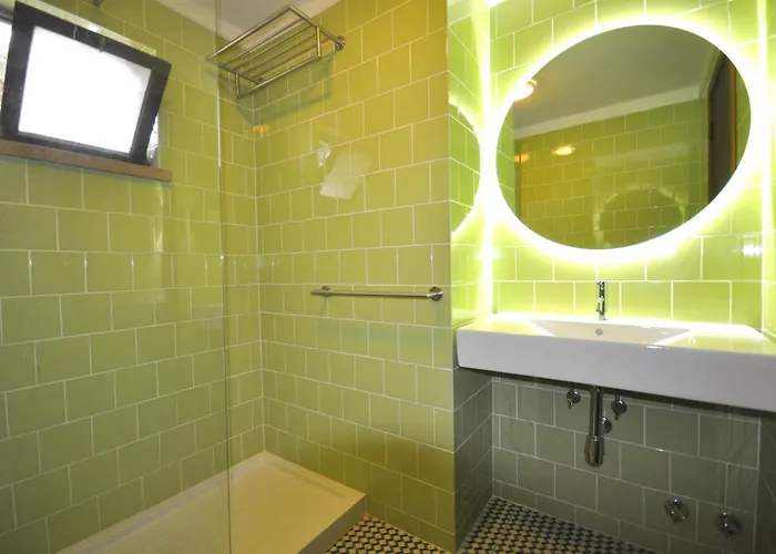 Villa Perfect Retreat Overlooking Pinhal Golf Course, Private Pool, Off-street Parking *