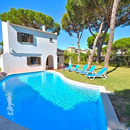Perfect Retreat Overlooking Pinhal Golf Course, Private Pool, Off-street Parking Villa *