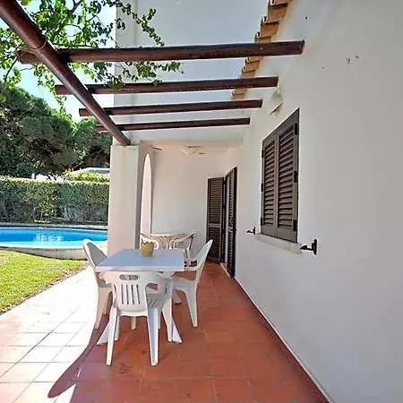 Perfect Retreat Overlooking Pinhal Golf Course, Private Pool, Off-street Parking Quarteira