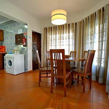 Perfect Retreat Overlooking Pinhal Golf Course, Private Pool, Off-street Parking