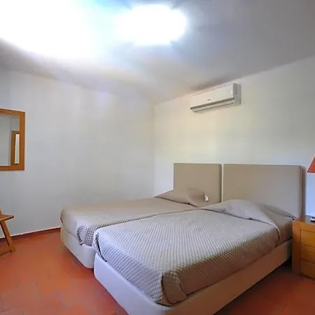 Perfect Retreat Overlooking Pinhal Golf Course, Private Pool, Off-street Parking Villa *