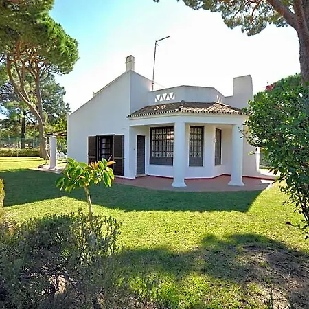 Perfect Retreat Overlooking Pinhal Golf Course, Private Pool, Off-street Parking * Quarteira