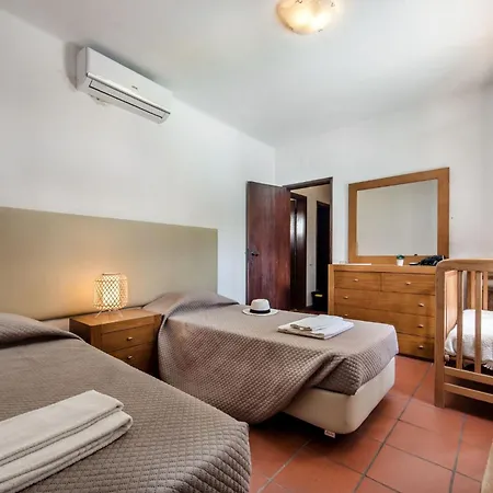Perfect Retreat Overlooking Pinhal Golf Course, Private Pool, Off-street Parking וילה