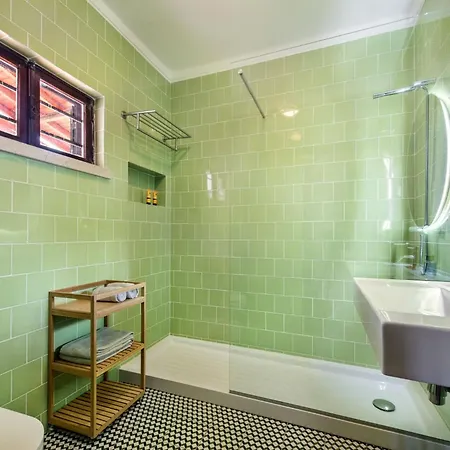 Perfect Retreat Overlooking Pinhal Golf Course, Private Pool, Off-street Parking *