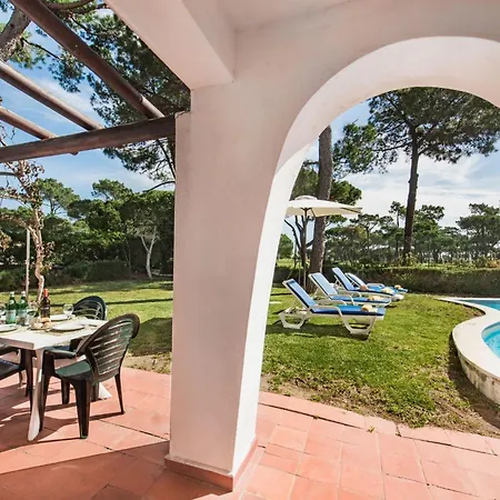 Perfect Retreat Overlooking Pinhal Golf Course, Private Pool, Off-street Parking לואה
