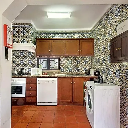Perfect Retreat Overlooking Pinhal Golf Course, Private Pool, Off-street Parking *