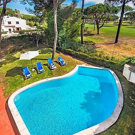Perfect Retreat Overlooking Pinhal Golf Course, Private Pool, Off-street Parking Villa Loulé
