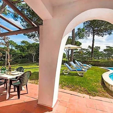 Perfect Retreat Overlooking Pinhal Golf Course, Private Pool, Off-street Parking * 楼尔