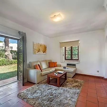 Perfect Retreat Overlooking Pinhal Golf Course, Private Pool, Off-street Parking * 楼尔