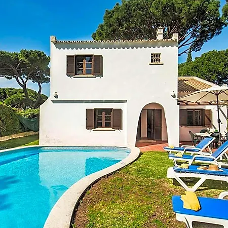别墅 Perfect Retreat Overlooking Pinhal Golf Course, Private Pool, Off-street Parking