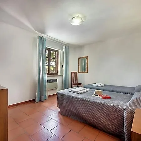 Perfect Retreat Overlooking Pinhal Golf Course, Private Pool, Off-street Parking
