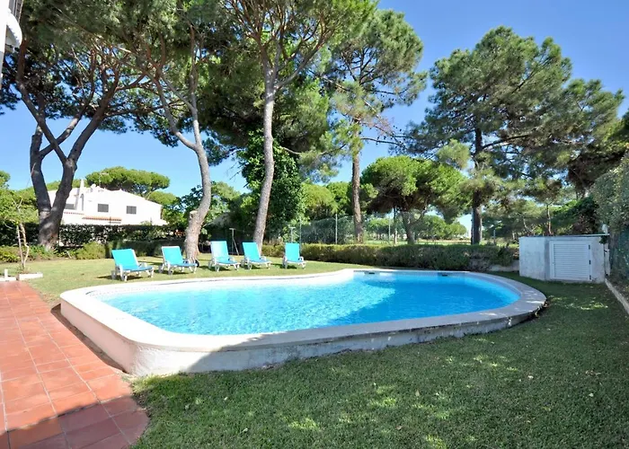 Perfect Retreat Overlooking Pinhal Golf Course, Private Pool, Off-street Parking Villa