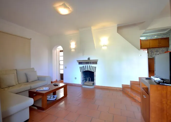 Perfect Retreat Overlooking Pinhal Golf Course, Private Pool, Off-street Parking Villa